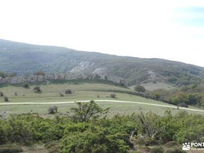 Valle Sakana-Sierras Navarra; pueblos blancos de malaga cueva enebralejos rutas cabo de gata excursi